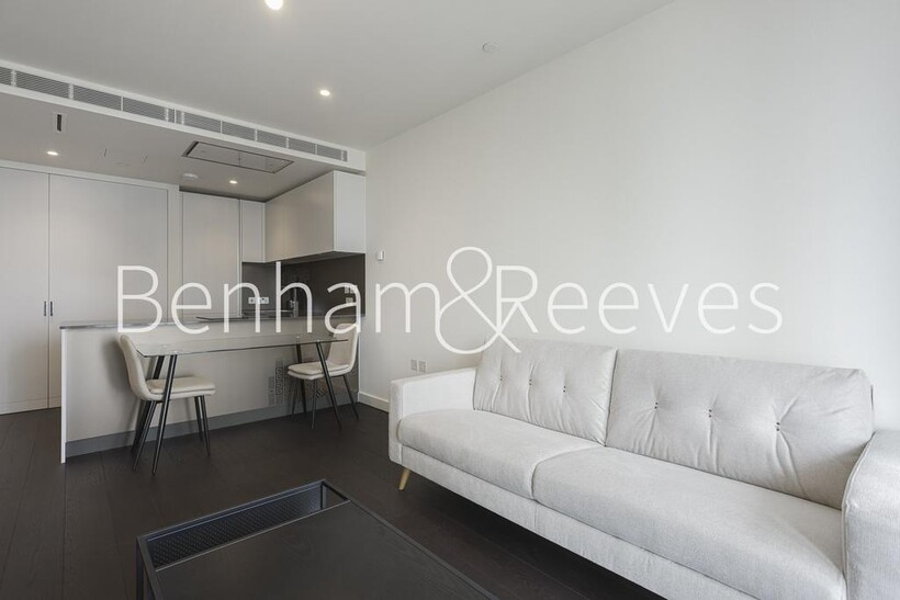 Damac Tower, Vauxhall SW8 1 bed apartment to rent - £3,553 pcm (£820 pw)