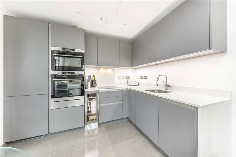 Glade Path, London SE1 1 bed flat to rent - £2,999 pcm (£692 pw)