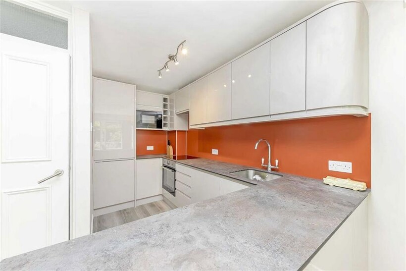 Archery Steps, London W2 2 bed flat to rent - £2,999 pcm (£692 pw)
