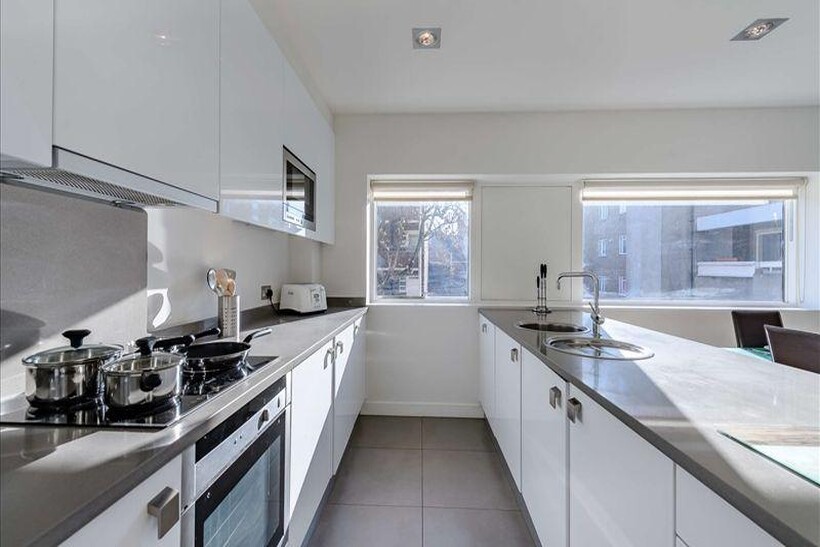 Fulham Road, London SW3 2 bed flat to rent - £4,875 pcm (£1,125 pw)