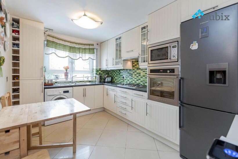Chatham Street, London SE17 3 bed maisonette to rent - £3,198 pcm (£738 pw)