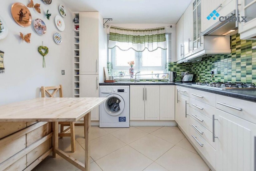 Chatham Street, London SE17 3 bed maisonette to rent - £3,198 pcm (£738 pw)