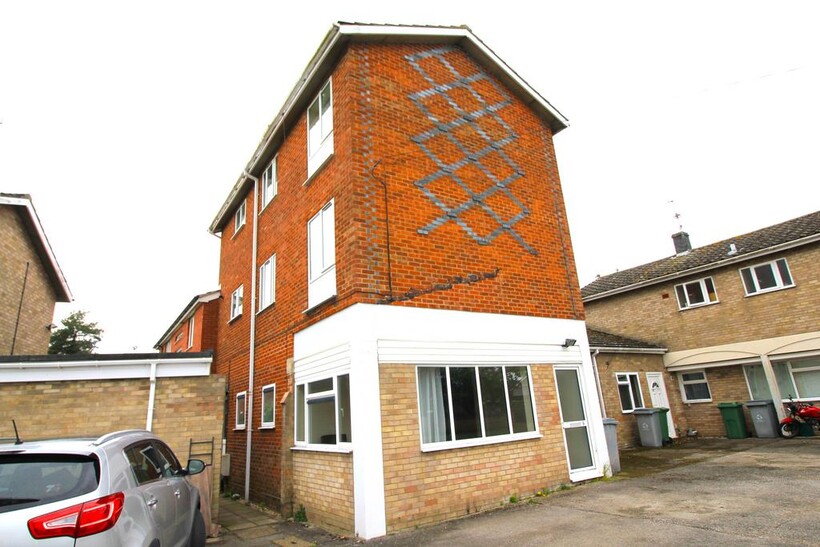 Lingwood Gardens, Lingwood NR13 1 bed apartment to rent - £825 pcm (£190 pw)