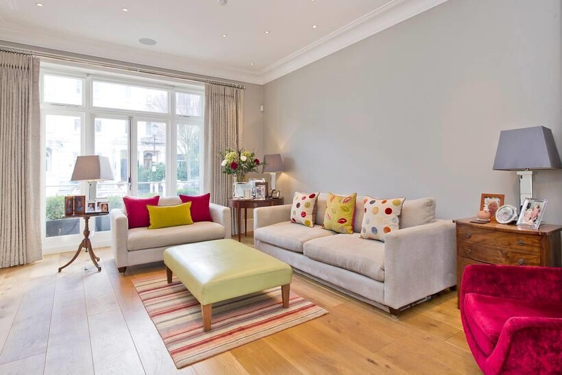 Elgin Crescent, London, W11 5 bed terraced house to rent - £43,333 pcm (£10,000 pw)