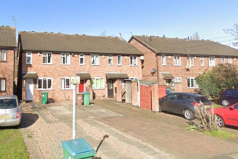 Charming front view of a well-maintained proper...