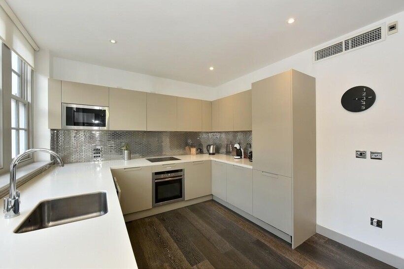 Strutton Ground, Victoria, SW1P 2 bed flat to rent - £3,445 pcm (£795 pw)