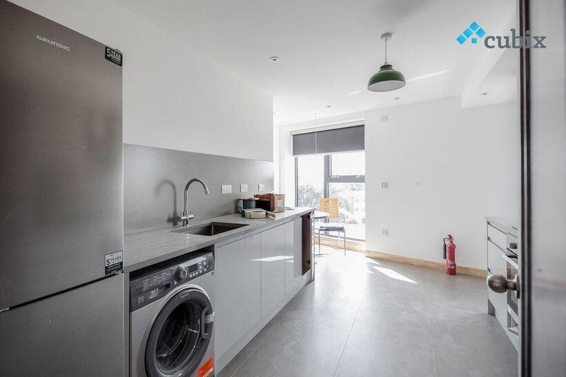 Lowth Road, London SE5 3 bed apartment to rent - £3,198 pcm (£738 pw)