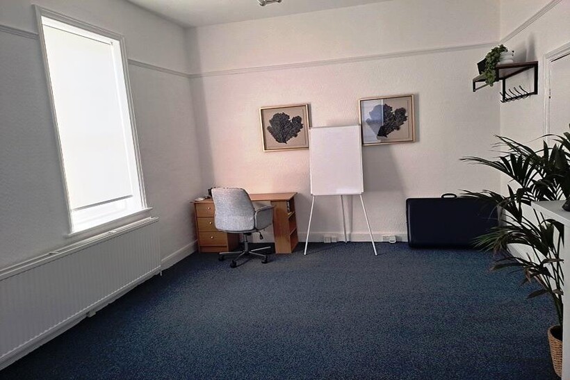 Office 1.jpg