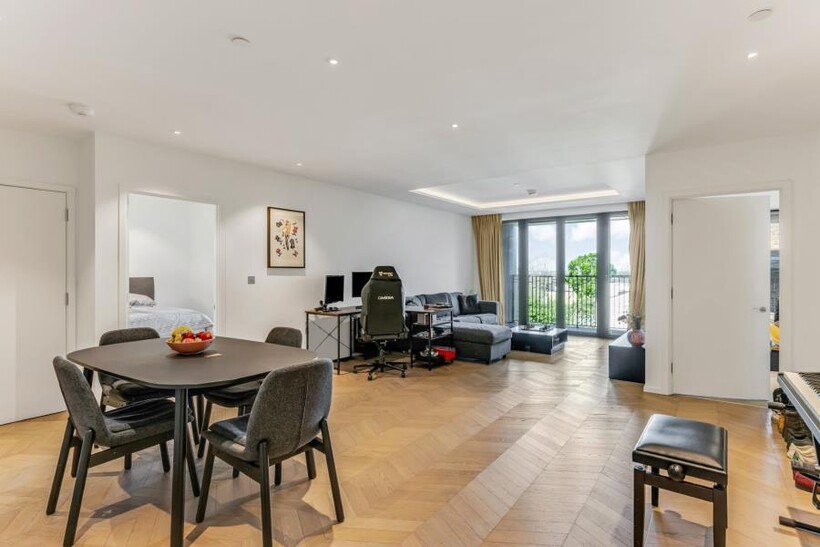 Farnfield Close, Crouch End, N8 2 bed flat to rent - £3,198 pcm (£738 pw)
