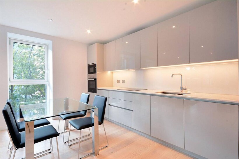 Deacon Street, Elephant and Castle... 2 bed flat to rent - £4,800 pcm (£1,108 pw)