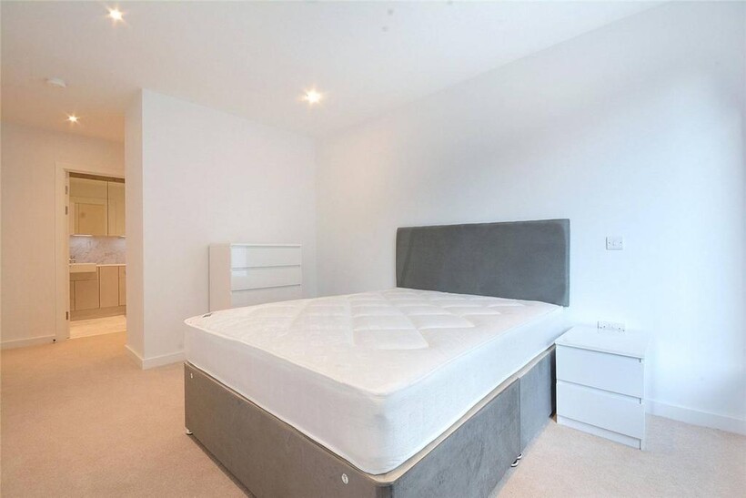 Deacon Street, Elephant and Castle... 2 bed flat to rent - £4,800 pcm (£1,108 pw)