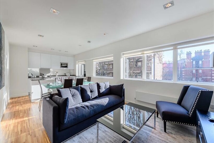 Fulham Road, Chelsea SW3 2 bed flat to rent - £4,875 pcm (£1,125 pw)