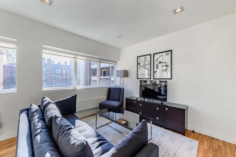 Fulham Road, Chelsea SW3 2 bed flat to rent - £4,875 pcm (£1,125 pw)