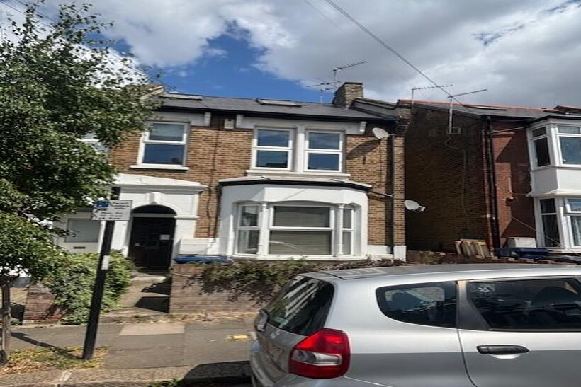 Birkbeck Avenue, London W3 1 bed flat to rent - £1,850 pcm (£427 pw)