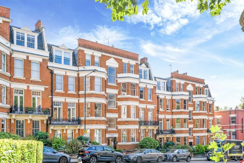 West End Lane, London NW6 3 bed flat to rent - £2,899 pcm (£669 pw)