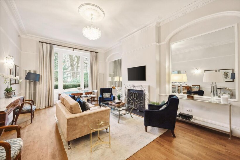 Cornwall Gardens, South Kensington... 2 bed flat to rent - £6,933 pcm (£1,600 pw)