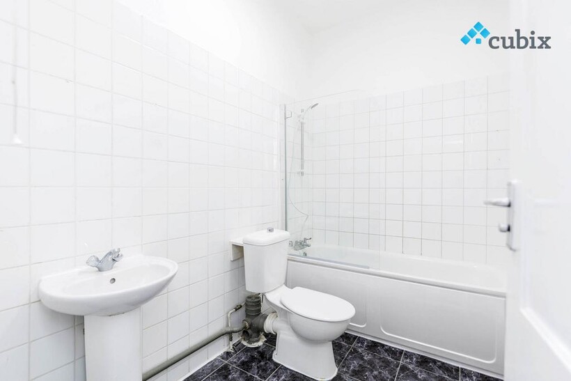 Uxbridge Road, London W12 3 bed flat to rent - £2,297 pcm (£530 pw)