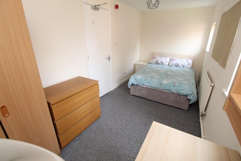 Denison Court, Nottingham NG7 4 bed terraced house to rent - £1,993 pcm (£460 pw)