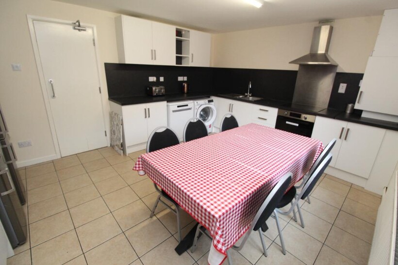Denison Court, Nottingham NG7 4 bed terraced house to rent - £1,993 pcm (£460 pw)