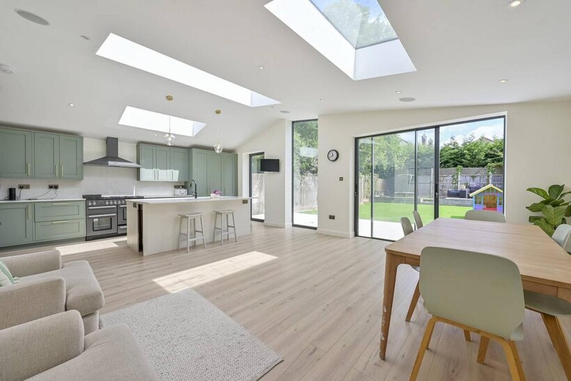 Pepys Road, Raynes Park, London, SW20 4 bed detached house to rent - £10,833 pcm (£2,500 pw)