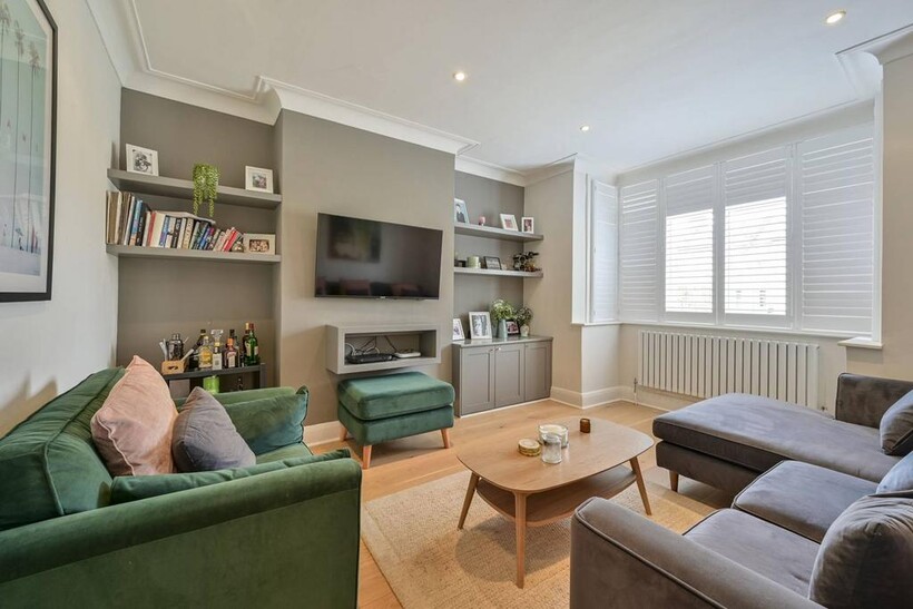 Pepys Road, Raynes Park, London, SW20 4 bed detached house to rent - £15,167 pcm (£3,500 pw)