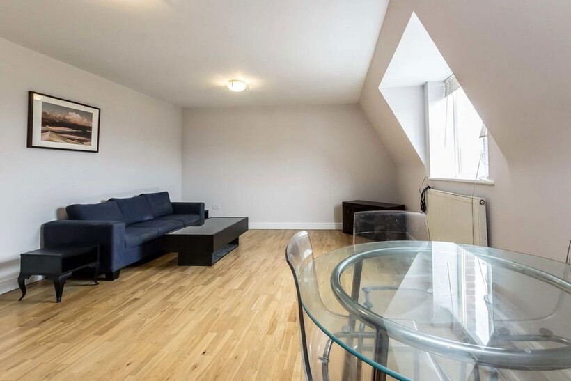 Putney High Street, London SW15 1 bed flat to rent - £1,675 pcm (£387 pw)