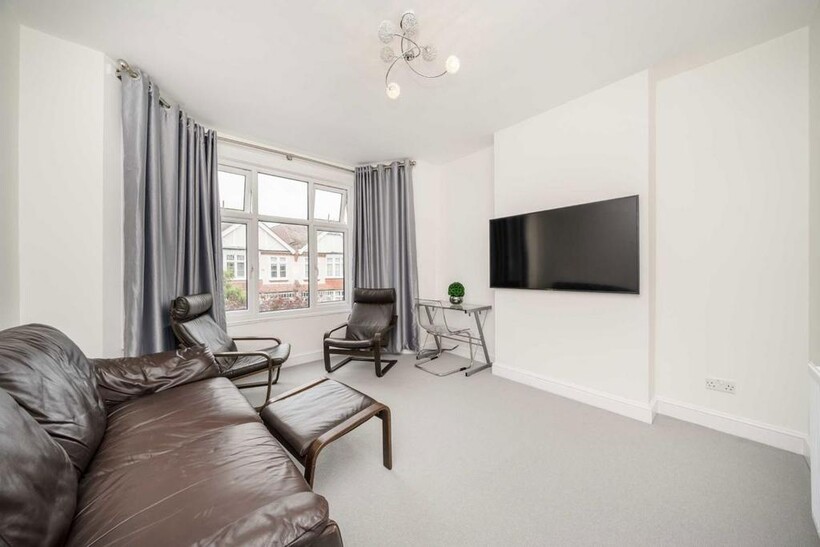 St. Albans Avenue, London W4 2 bed flat to rent - £2,197 pcm (£507 pw)