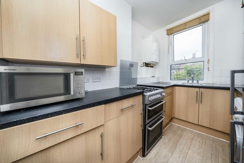 St. Albans Avenue, London W4 2 bed flat to rent - £2,197 pcm (£507 pw)
