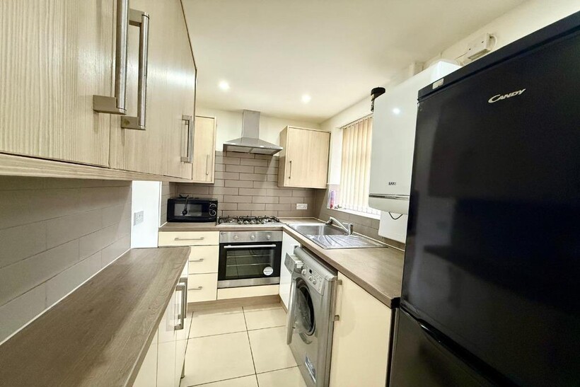 Conway Street, Stoke-On-Trent ST4 2 bed terraced house to rent - £368 pcm (£85 pw)