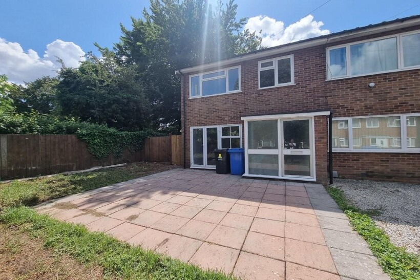 Carlyle Close, Ipswich, IP1 3 bed end of terrace house to rent - £1,175 pcm (£271 pw)