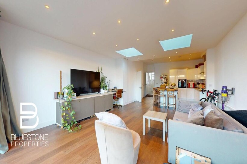 Undine Street, London 4 bed semi-detached house to rent - £3,700 pcm (£854 pw)