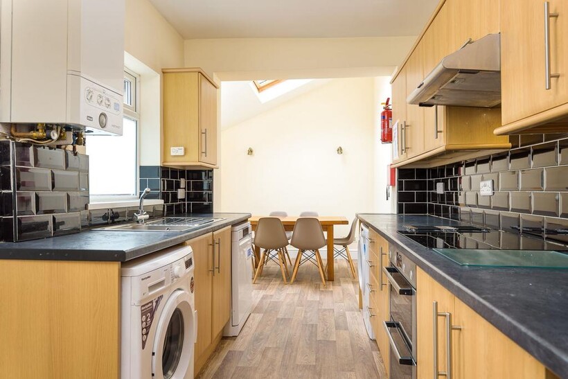 42 Harefield Road, Ecclesall 4 bed house share to rent - £399 pcm (£92 pw)
