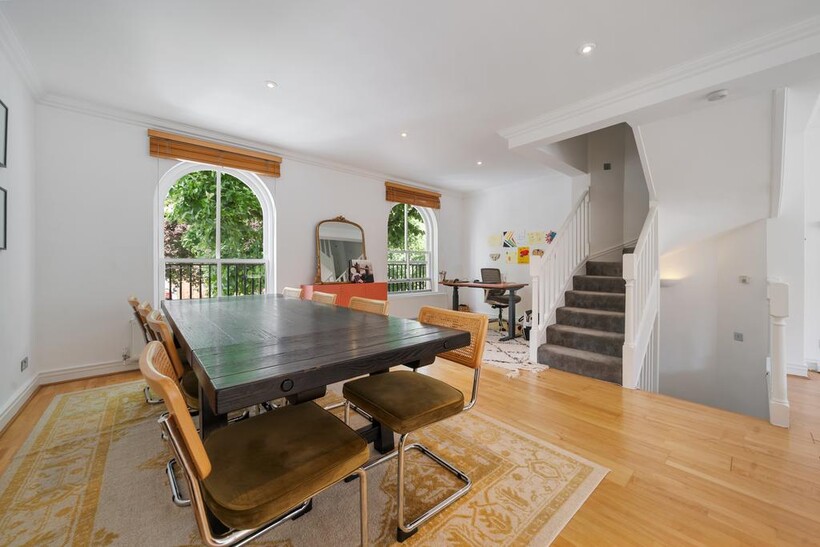 Allitsen Road, London NW8 4 bed townhouse to rent - £10,400 pcm (£2,400 pw)