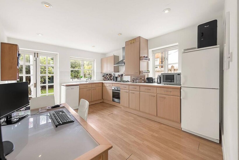 Kenyon street, Fulham, London, SW6 2 bed flat to rent - £2,535 pcm (£585 pw)