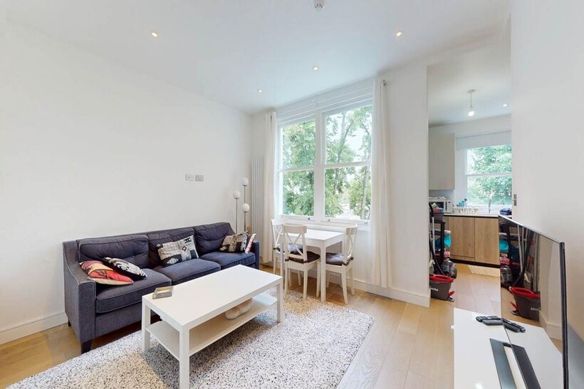 Eardley Crescent SW5 2 bed flat to rent - £3,228 pcm (£745 pw)