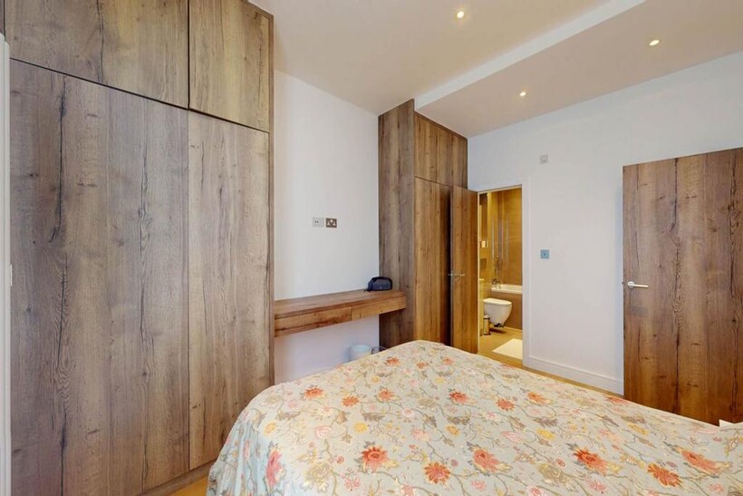 Eardley Crescent SW5 2 bed flat to rent - £3,228 pcm (£745 pw)