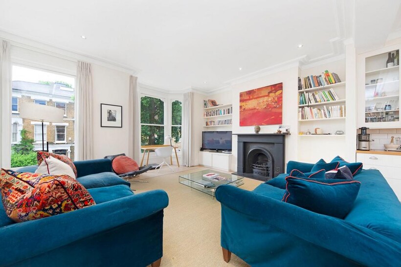 Cromwell Grove, Hammersmith  W6 4 bed maisonette to rent - £4,350 pcm (£1,004 pw)