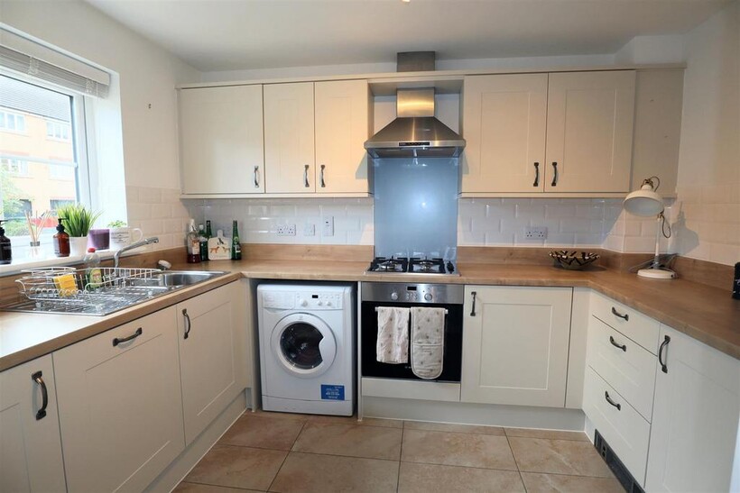 Hetterley Drive, Barleythorpe LE15 3 bed end of terrace house to rent - £1,325 pcm (£306 pw)