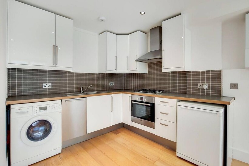 Holloway Road, Holloway, London, N7 1 bed flat to rent - £2,350 pcm (£542 pw)