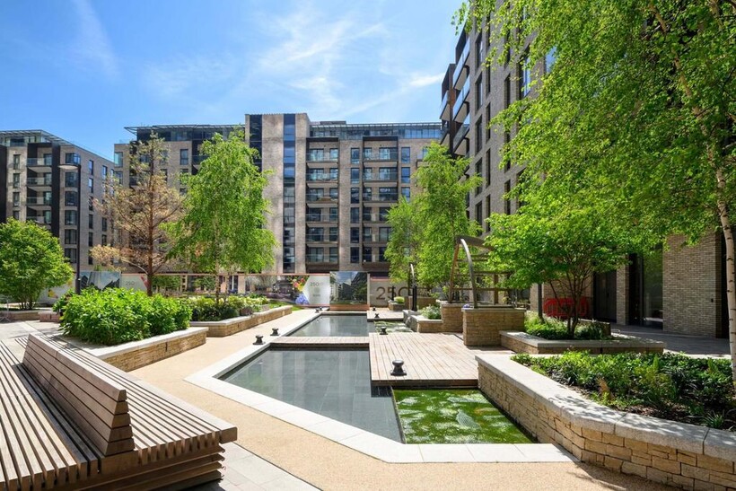 Siena House, London EC1V 2 bed flat to rent - £4,300 pcm (£992 pw)