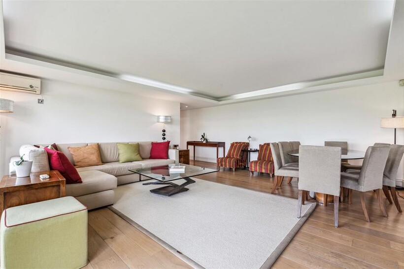 Hyde Park Gate, London, SW7 3 bed flat to rent - £9,000 pcm (£2,077 pw)