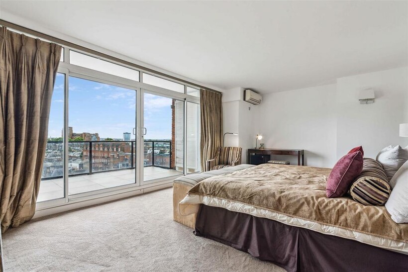 Hyde Park Gate, London, SW7 3 bed flat to rent - £9,000 pcm (£2,077 pw)