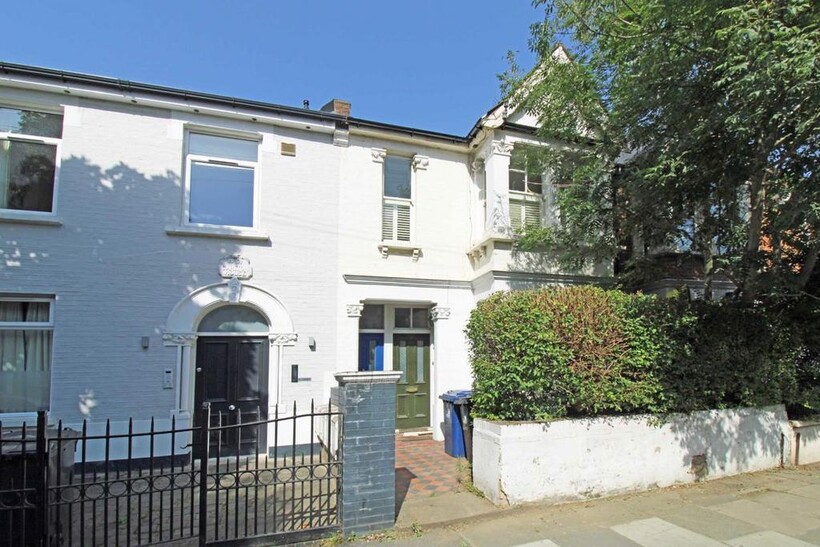 Bollo Bridge Road, London W3 2 bed flat to rent - £2,197 pcm (£507 pw)