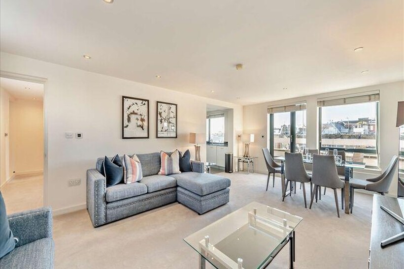 161 Fulham Road, London SW3 2 bed flat to rent - £5,092 pcm (£1,175 pw)