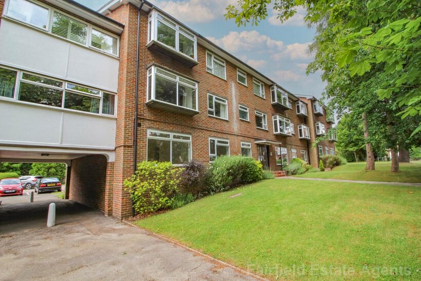 Nightingale Court, Rickmansworth 2 bed apartment to rent - £1,675 pcm (£387 pw)