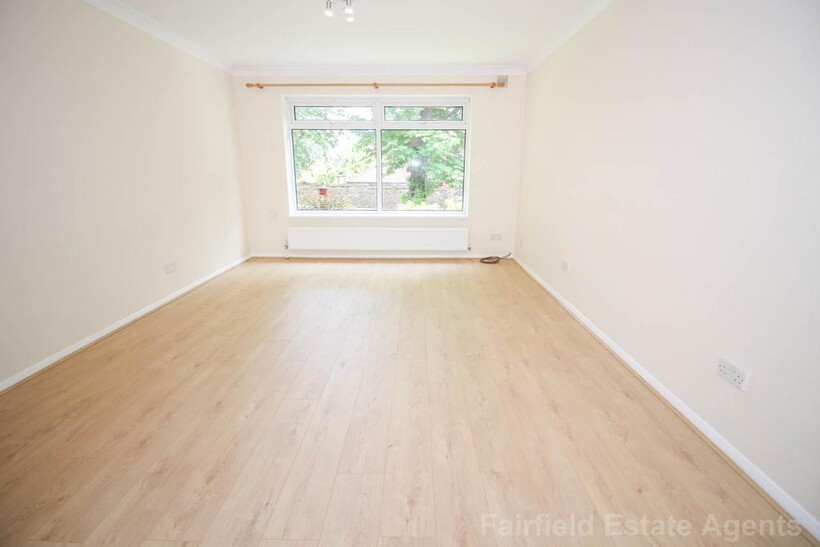 Nightingale Court, Rickmansworth 2 bed apartment to rent - £1,675 pcm (£387 pw)