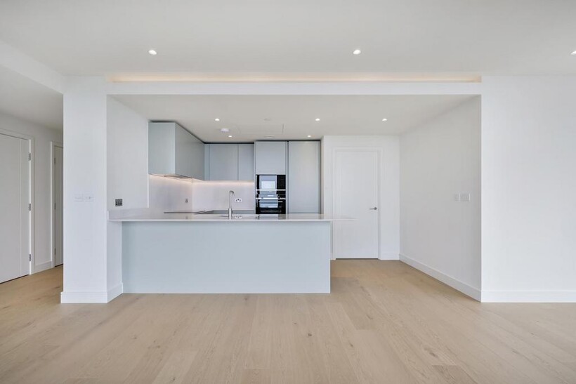 Harcourt Tower, South Quay Plaza... 3 bed apartment to rent - £5,599 pcm (£1,292 pw)