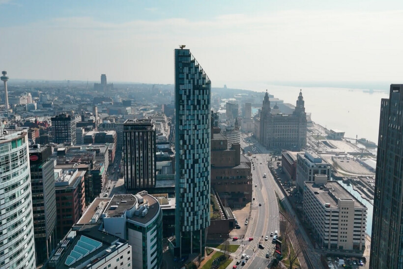 West Tower, 8 Brook Street... 3 bed apartment to rent - £9,000 pcm (£2,077 pw)