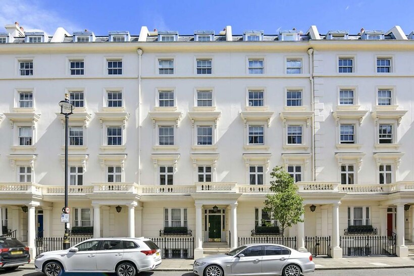 Gloucester Street, London SW1V 2 bed flat to rent - £2,999 pcm (£692 pw)