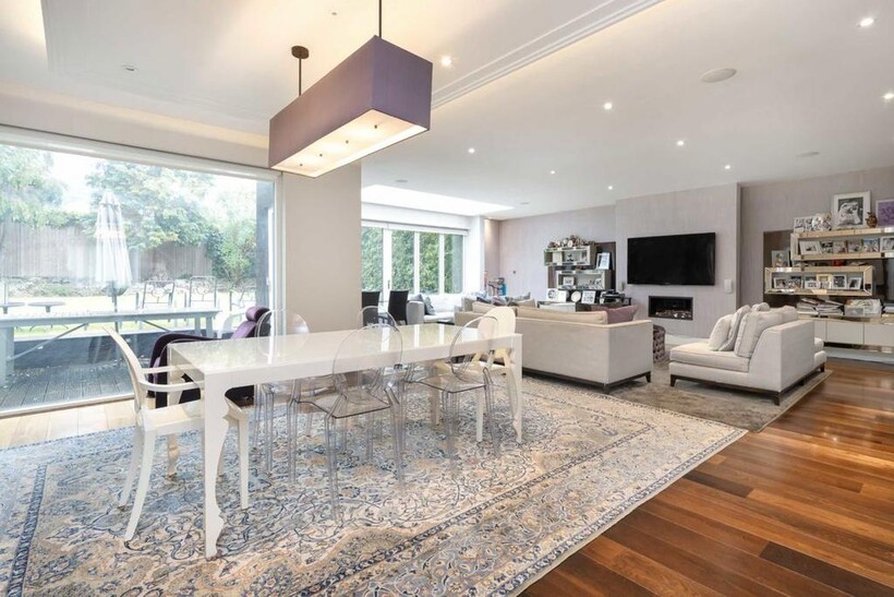Fairholme Close, London N3 8 bed detached house to rent - £11,000 pcm (£2,538 pw)